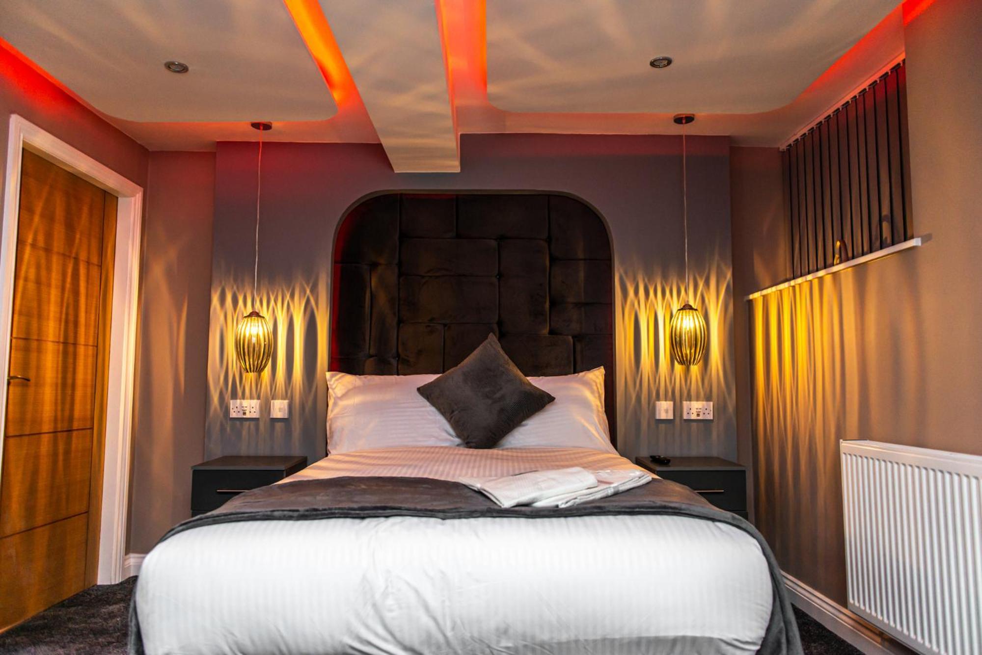 Optimal Apartments Bradford  Room photo