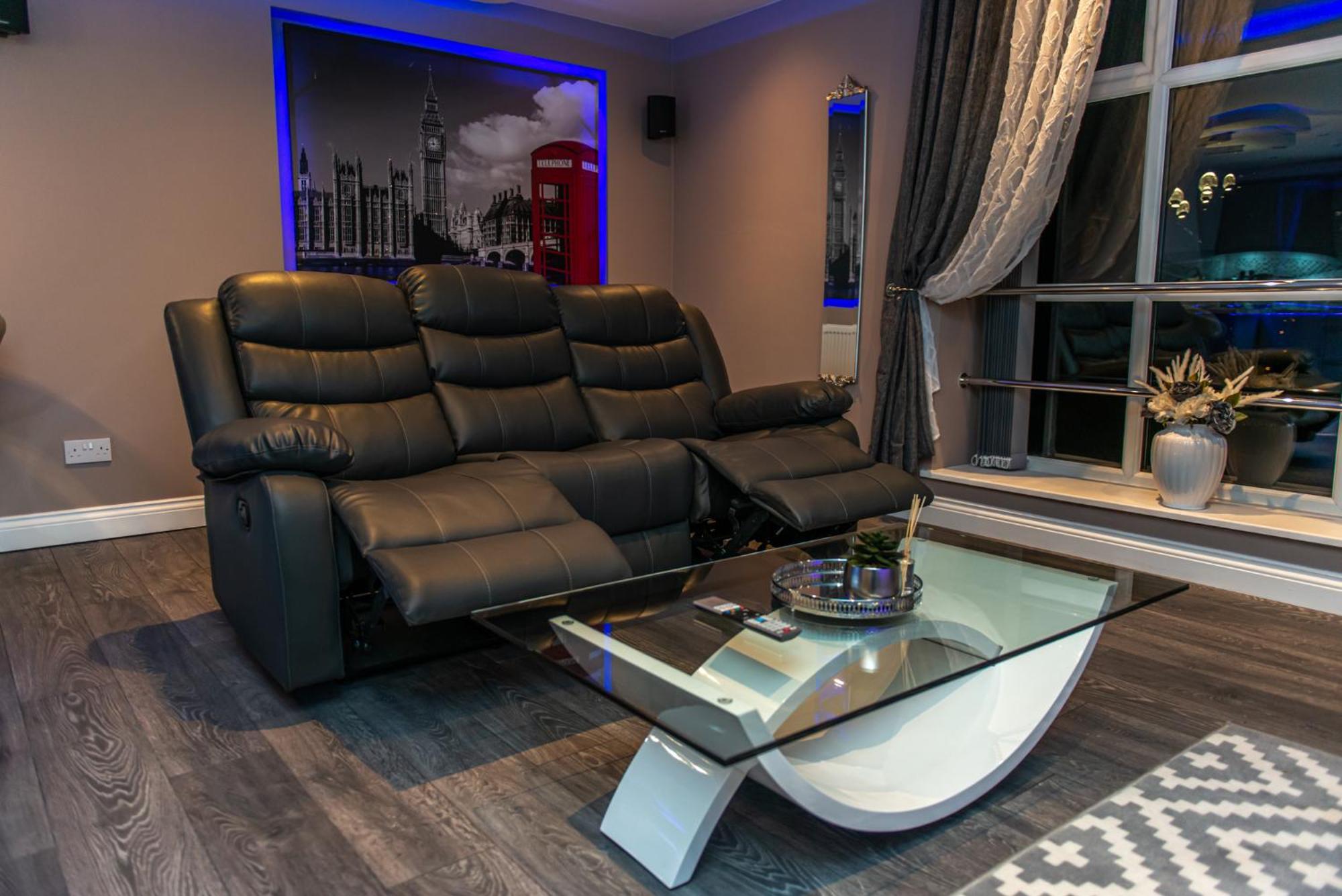 Optimal Apartments Bradford  Room photo