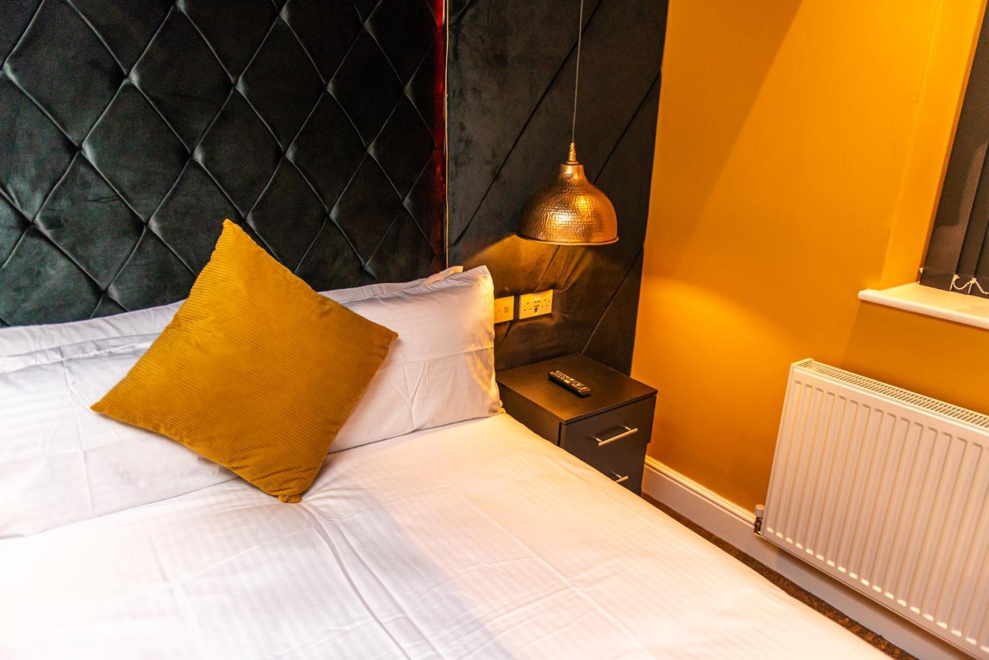 Optimal Apartments Bradford  Room photo
